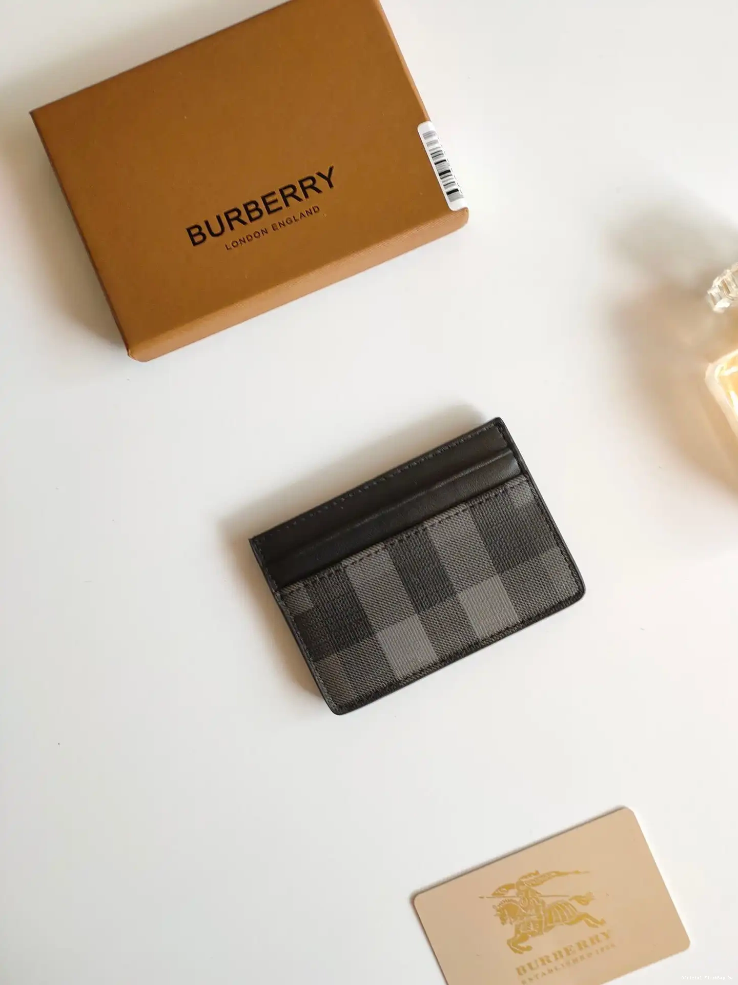 Official FirstBag Ru CARD BURBERRY CASE 0525